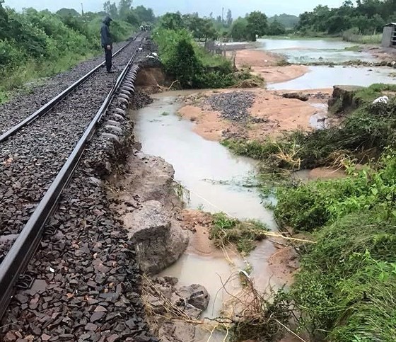 The railway-line connecting Thap Cham and Nha Trang has been damaged by Storm Usagi.