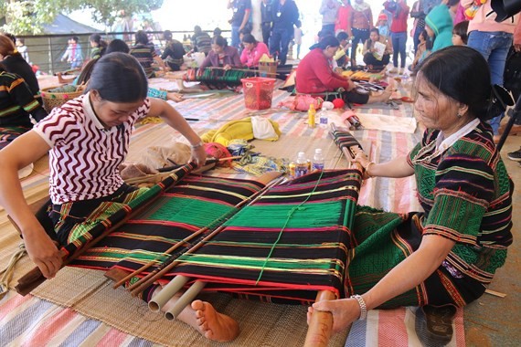 The brocade made by ethnic minority people in Dak Nong province