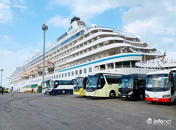 HCMC tightens control over Crystal Symphony cruise ship