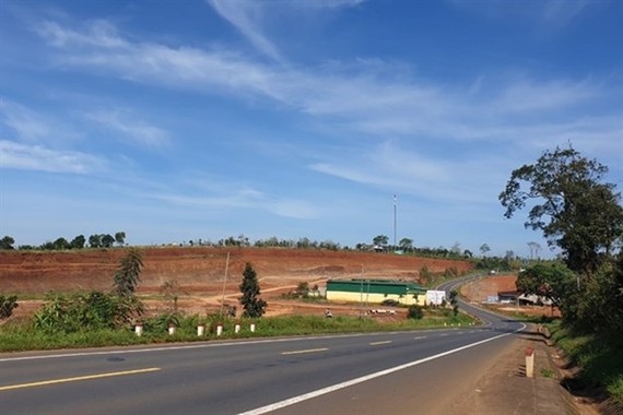 A section of Ho Chi Minh Highway running through Dak Lak province. Construction will begin on new 39km bypass around Dak Lak province’s Buon Ma Thuot city on Ho Chi Minh Highway this year. (Photo: laodong.vn)