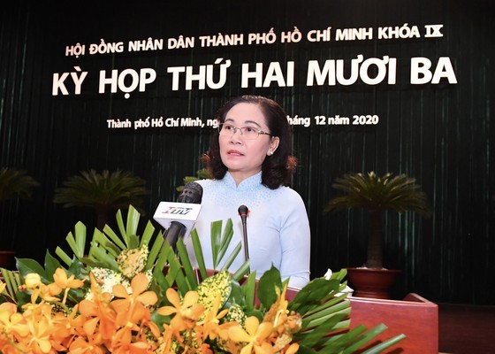 Chairwoman of HCMC People's Council Nguyen Thi Le speaks at the 23rd meeting of the HCM City People’s Council for the 2016-2021 tenure which ends on December 9. (Photo: SGGP)