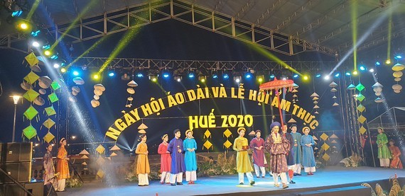 Festival promoting Ao Dai, Hue cuisine opens in ancient capital