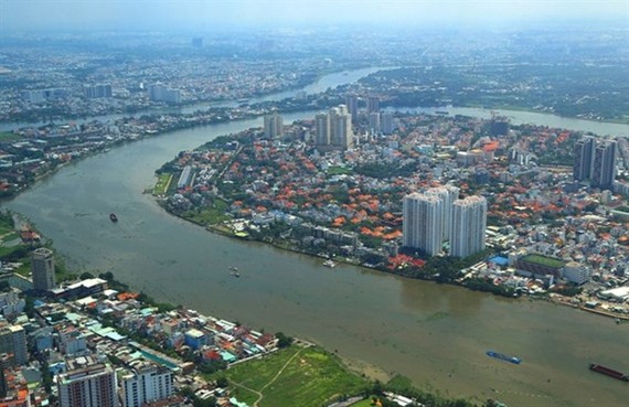 From 2021 to 2045, HCM City plans to develop public spaces along the Sai Gon River for entertainment and other activities for residents and tourists. (Photo: plo.vn)