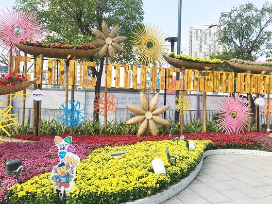 The opening ceremony of the 2021 Nguyen Hue Flower Street, which was scheduled to take place on February 9 (the 28th day of the last lunar month) has been cancelled. (Photo: SGGP)