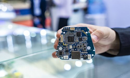 Government and private firms should pay more attention to the long-term development of the semiconductor industry. (Photo: VNA)