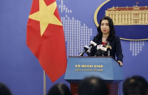 Foreign Ministry spokeswoman Le Thi Thu Hang speaks at the ministry's March press conference. (Photo: VNA)