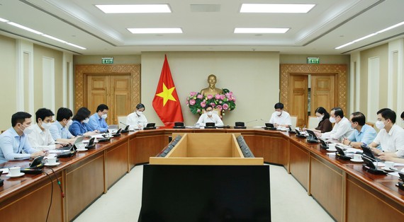 Phó Thủ tướng Vũ Đức Đam chủ trì cuộc làm việc về tình hình thực hiện kế hoạch năm học 2021-2022