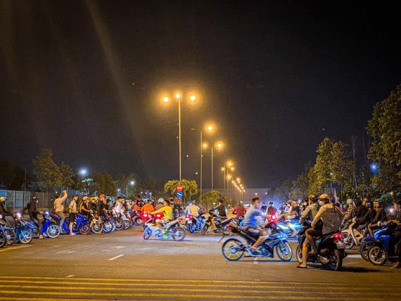 Hàng trăm “quái xế” chặn cao tốc TPHCM - Long Thành - Dầu Giây đua xe ngày 19-3