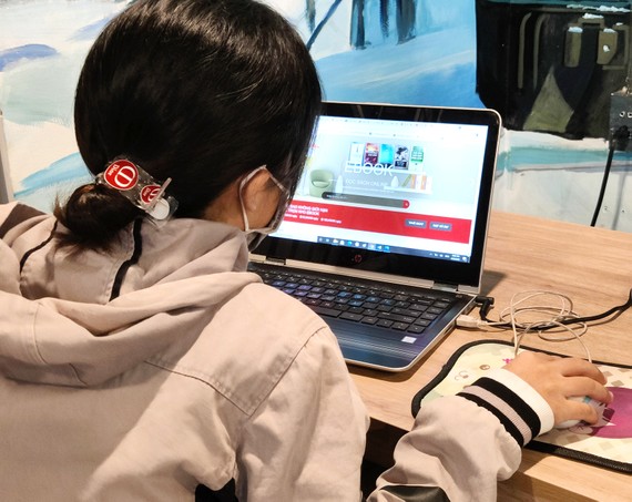 Xuất bản điện tử: Thời vẫn chưa tới?  Các ấn phẩm xuất bản điện tử cho phép độc giả chủ động hơn trong việc đọc