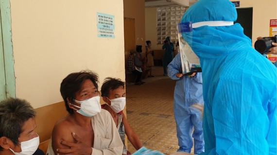 Chăm lo chu đáo người vô gia cư Người vô gia cư tại TPHCM được tập trung và tiêm vaccine Covid-19