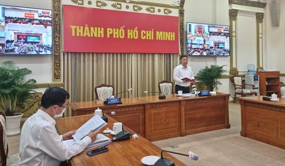 Tạm ngưng Trung tâm Hồi sức Covid-19, chuẩn bị đưa Bệnh viện Ung bướu cơ sở 2 vào hoạt động Phó Chủ tịch UBND TPHCM Dương Anh Đức phát biểu tại cuộc họp