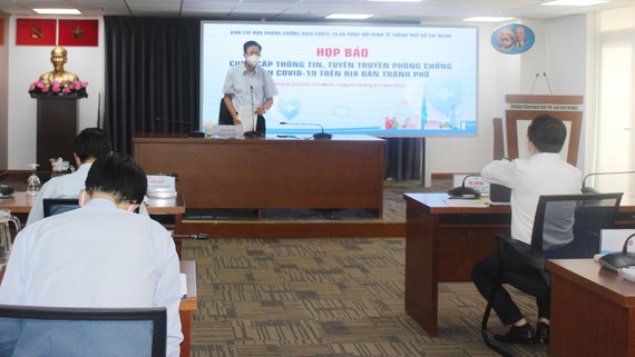 TPHCM phấn đấu trong 2 tuần tới sẽ vượt qua đỉnh dịch Phó Trưởng Ban Chỉ đạo Phạm Đức Hải thông tin tại buổi họp báo