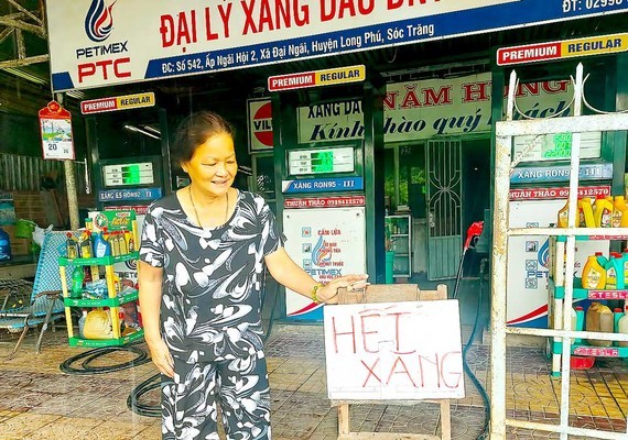Bất cứ hoàn cảnh nào cũng không được để thiếu nguồn cung xăng dầu Chủ cây xăng ở miền Tây phải treo bảng hết xăng vì khan hiếm nguồn cung