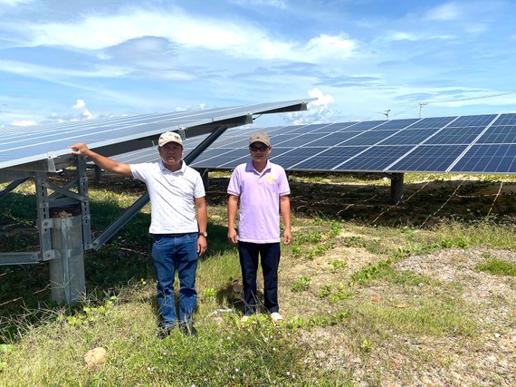 “Mắc cạn” điện mặt trời, điện gió - Bài 2: Dự án hàng ngàn tỷ đồng chờ đấu nối  Giai đoạn 2 của dự án điện mặt trời Phù Mỹ đã thi công hoàn thành nhưng không bán được điện. Ảnh: LƯƠNG THIỆN