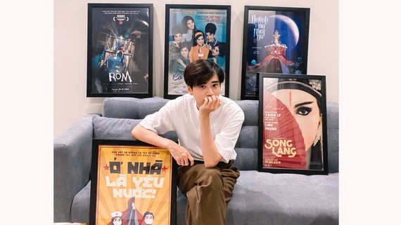 Chàng trai poster Lê Đức Hiệp bên những poster mang đậm dấu ấn cá nhân