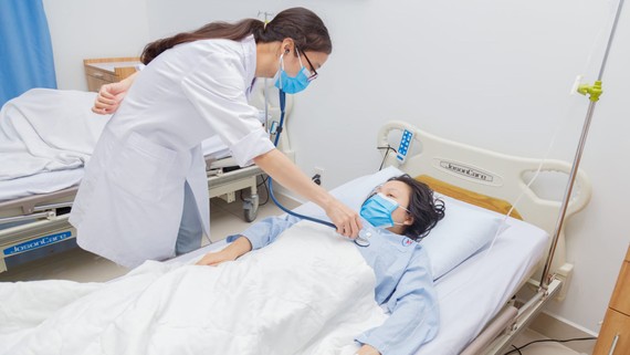 Nhiều dịch bệnh tăng nhanh bất thường Bệnh nhân mắc cúm A đang điều trị tại Bệnh viện Bệnh Nhiệt đới Trung ương