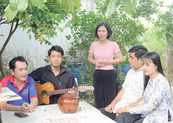 Trăm năm vọng lại tiếng đờn - Bài 1: Còn thương hai tiếng tài tử Một buổi sinh hoạt đờn ca tài tử ở miền Tây Nam bộ