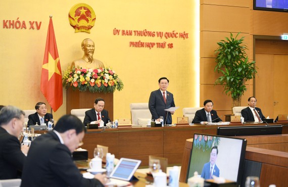 Khơi dậy động lực Chủ tịch Quốc hội Vương Đình Huệ phát biểu khai mạc phiên họp thứ 18 của Ủy ban Thường vụ Quốc hội. Ảnh: QUOCHOI