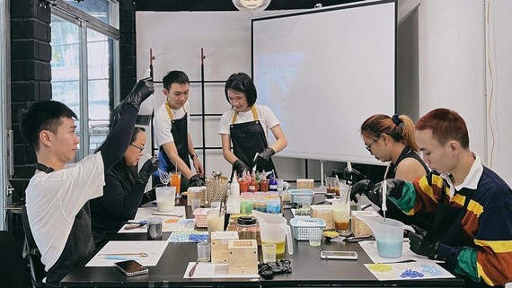 Áp lực thành công, phản ứng âm thầm Bạn trẻ tìm đến các hoạt động giải trí, học kỹ năng để cân bằng áp lực trong cuộc sống, công việc