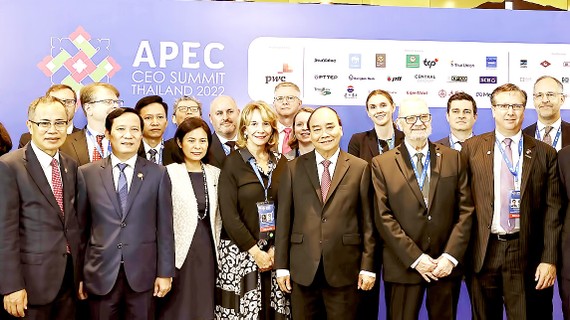 Tiếp tục đẩy mạnh hoạt động đầu tư, kinh doanh tại khu vực  Chủ tịch nước Nguyễn Xuân Phúc dự Tọa đàm cấp cao Liên minh Doanh nghiệp Hoa Kỳ - APEC. Ảnh: TTXVN