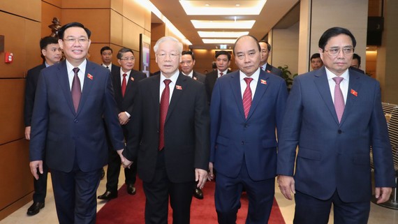 Quốc hội khai mạc trọng thể kỳ họp thứ 4 tại Hội trường Diên Hồng Tổng Bí thư Nguyễn Phú Trọng, Chủ tịch nước Nguyễn Xuân Phúc, Thủ tướng Chính phủ Phạm Minh Chính, Chủ tịch Quốc hội Vương Đình Huệ và các đại biểu tới dự phiên khai mạc kỳ họp thứ 4 Quốc hội khóa XV, sáng 20-10-2022. Ảnh: QUANG PHÚC