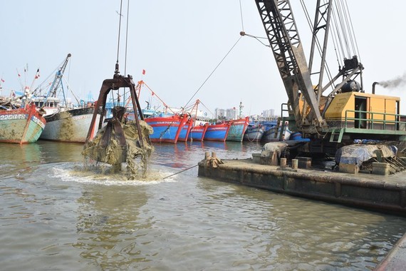 Đà Nẵng: Thí điểm nạo vét tại Âu thuyền Thọ Quang để nhận chìm ngoài biển Nạo vét thí điểm khu vực thi công số 1 ở vùng nước phía Đông Âu thuyền Thọ Quang, đoạn từ cầu cảng số 3 về phía tuyến đường Chu Huy Mân