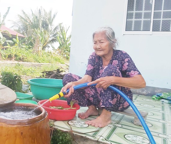 Lo nước sạch cho dân vùng hạn, mặn ở ĐBSCL Nhiều hộ dân ở xã Nguyễn Phích (huyện U Minh, tỉnh Cà Mau) không còn lo thiếu nước vào mùa khô