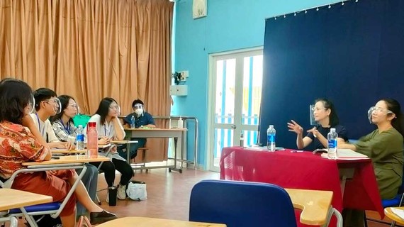 Chông gai đường vào nghề Lớp học diễn viên tại sân khấu kịch Hoàng Thái Thanh