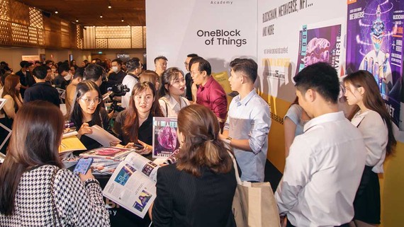 Doanh nghiệp Việt với cơ hội từ vũ trụ ảo Rất đông bạn trẻ đến với sự kiện “Metaverse in Asia - Đường đến Web 3 and Metaverse”