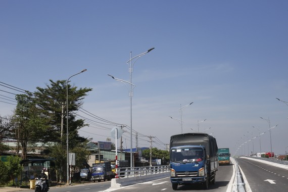 Thông xe cầu vượt Dầu Giây trên Quốc lộ 1 Thông xe cầu vượt Dầu Giây trên quốc lộ 1