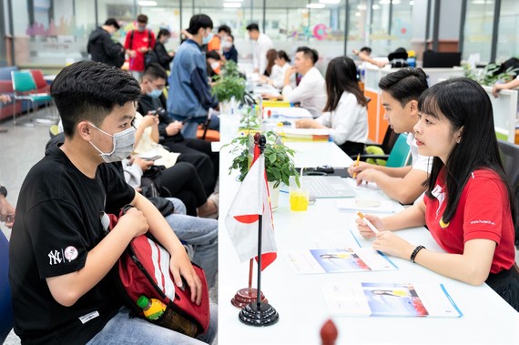 Bất thường trong tuyển sinh Thí sinh đăng ký xét tuyển bằng điểm học bạ THPT vào Trường ĐH Công nghệ TPHCM