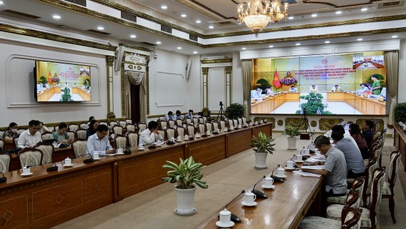 TPHCM: Hơn 2,2 triệu hồ sơ hành chính được giải quyết qua mạng Quang cảnh hội nghị tại điểm cầu TPHCM. Ảnh: HOÀNG HÙNG