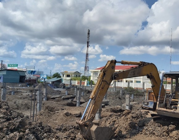 Cà Mau: Nhà thầu bức xúc khi huyện 'làm ngơ' kiến nghị của Hội đồng tư vấn tỉnh ảnh 1