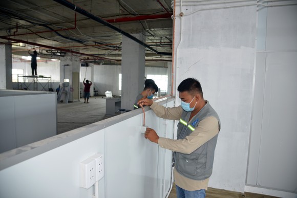 Hơn 20 ngày thần tốc cải tạo Trung tâm hồi sức tích cực người bệnh Covid -19 ảnh 2