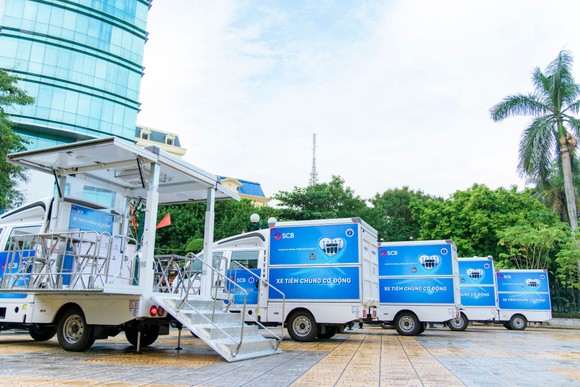 SCB tặng TP Hải Phòng 5 xe tiêm chủng cơ động ảnh 1