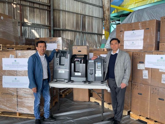Ông David Dương trao tặng thêm 1.000 máy trợ thở cho Việt Nam ảnh 1