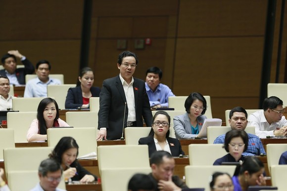 Kết thúc ngày chất vấn đầu tiên, các ĐBQH 'chấm điểm' 2 Bộ trưởng như thế nào? ảnh 1