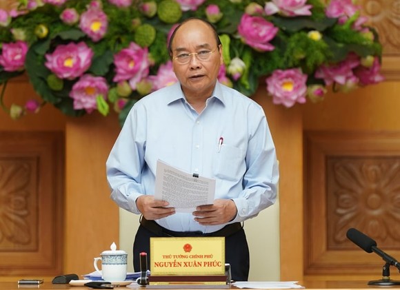 Xem xét giảm giá hoặc cấp miễn phí sách giáo khoa với học sinh khó khăn ảnh 1