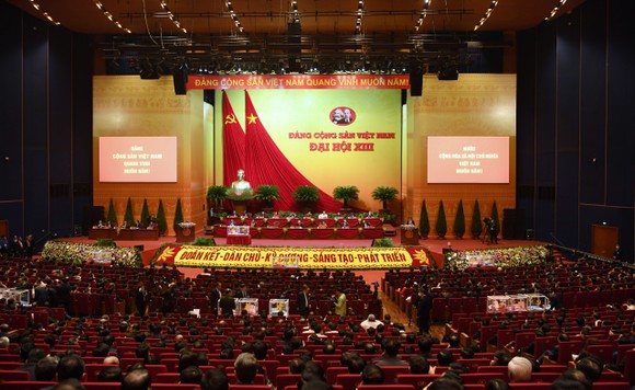 Ngày 31-1, bầu Bộ Chính trị, Tổng Bí thư, Ban Bí thư ảnh 1