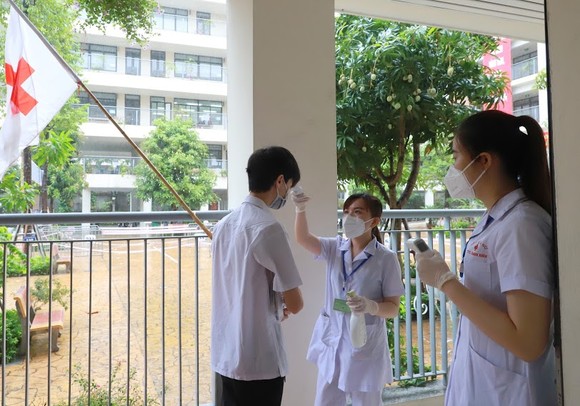 Ngày thi thứ 2 tuyển sinh vào lớp 10 tại Hà Nội: Thí sinh được hỗ trợ tối đa ảnh 1