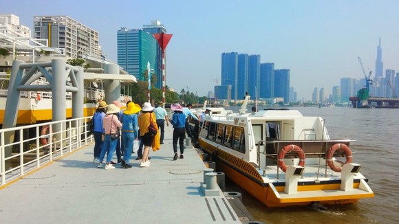 Người dân bắt đầu đi chơi trở lại, chuộng tour cự ly ngắn, đi về trong ngày ảnh 1