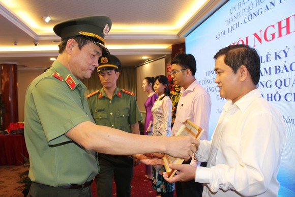 Nhiều đối tượng nhập cảnh để lừa đảo ảnh 2