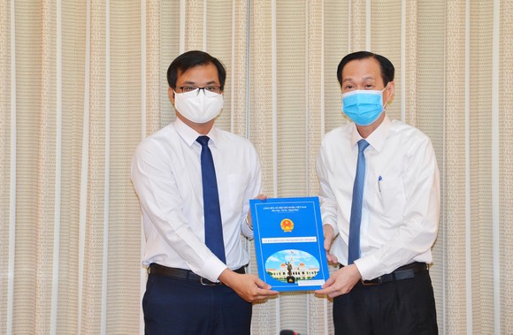 Chủ tịch UBND quận 10 Trần Xuân Điền nhận công tác tại Thành ủy TPHCM ảnh 2