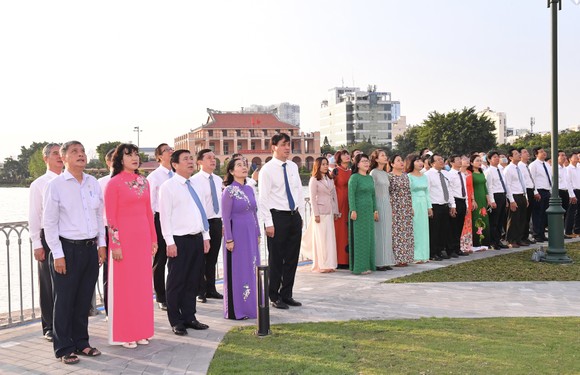 TPHCM khánh thành Cột cờ Thủ Ngữ ảnh 1