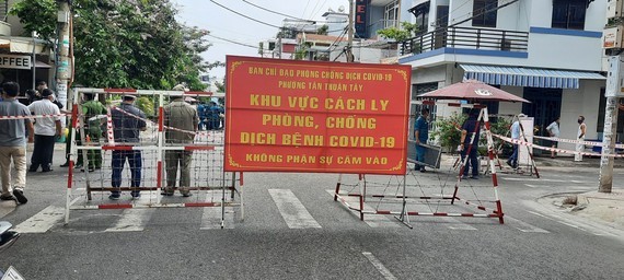 Phó Bí thư Thường trực Thành ủy TPHCM Phan Văn Mãi: Quyết liệt giãn cách, nhưng cũng chuẩn bị tâm thế cho tình huống xấu hơn ảnh 2