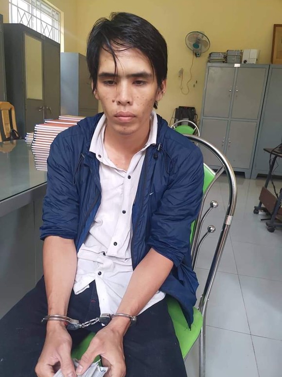 CSGT truy đuổi hàng chục cây số bắt nghi can 'đua nóng' xe máy ảnh 1