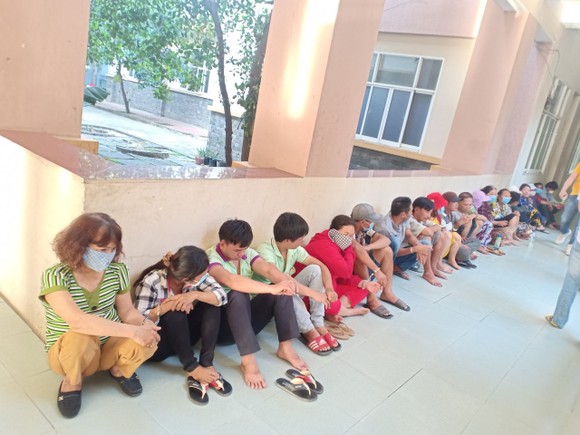Đồng Nai: Liếp tiếp triệt phá nhiều sòng bạc lớn, thu giữ hàng trăm triệu đồng ảnh 1