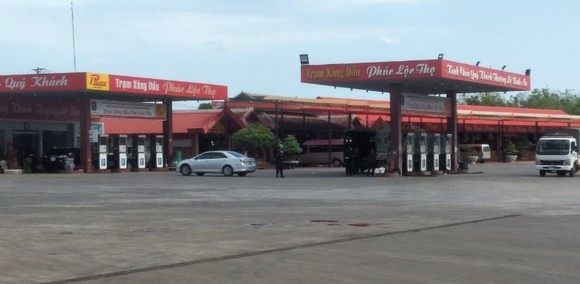 Công an khám xét đồng loạt 16 điểm kinh doanh xăng dầu tại TPHCM và Bình Phước ảnh 1