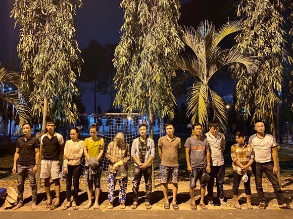 Công an Đồng Nai liên tiếp triệt phá 2 vụ đánh bạc ảnh 2
