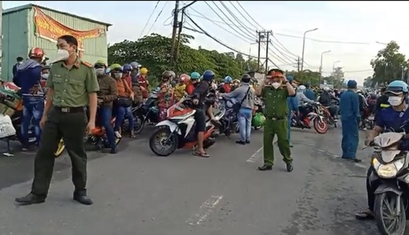 Đồng Nai: Hỗ trợ đưa 3.000 người dân về quê ảnh 1